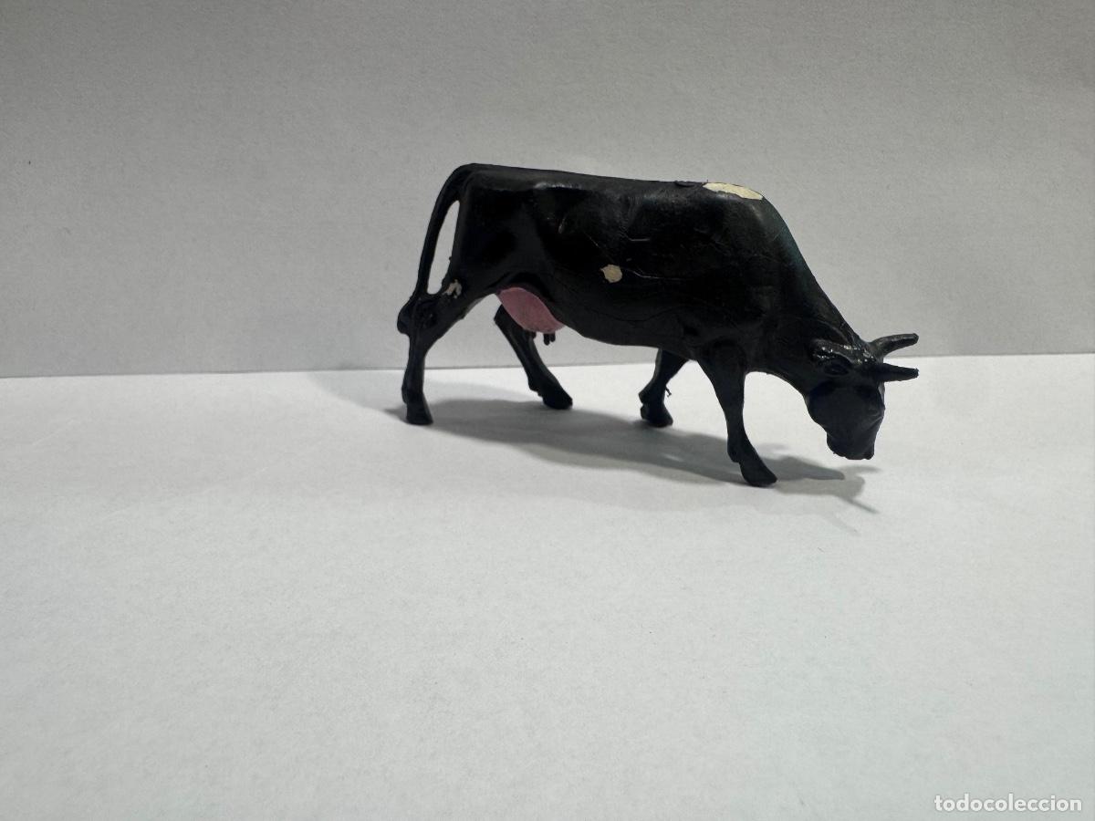 Figuras de goma y PVC: REAMSA ALL&Aacute; EN EL RANCHO GRANDE VACA -ORIGINAL DE &Eacute;POCA (G)