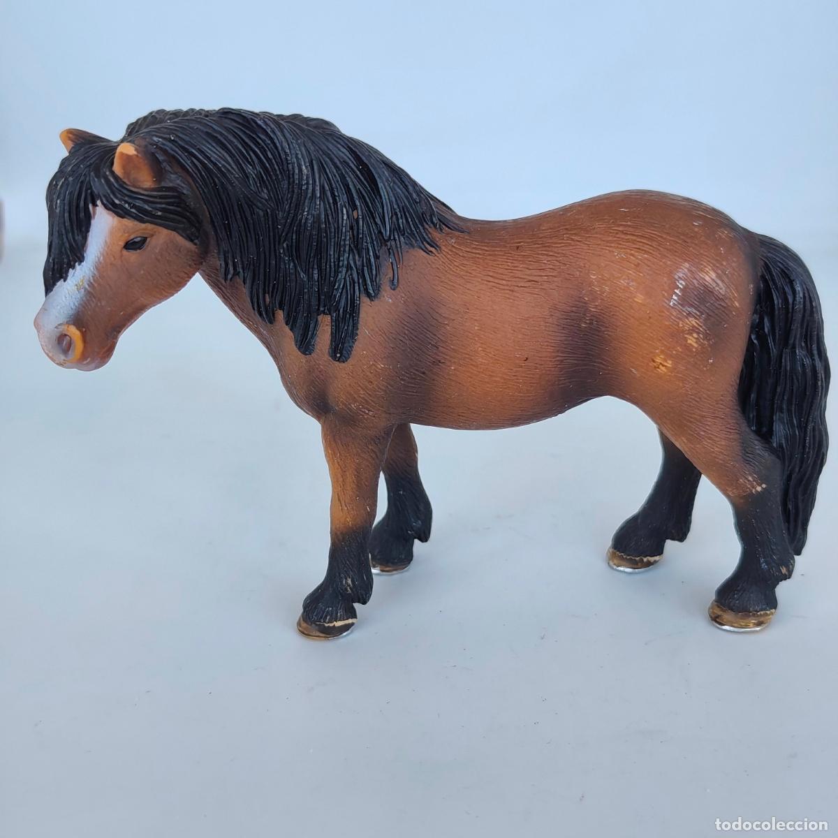 Figuras de goma y PVC: poni Dartmoor (Yegua) de la marca Schleich (modelo 13651, lanzado en 2008 caballo