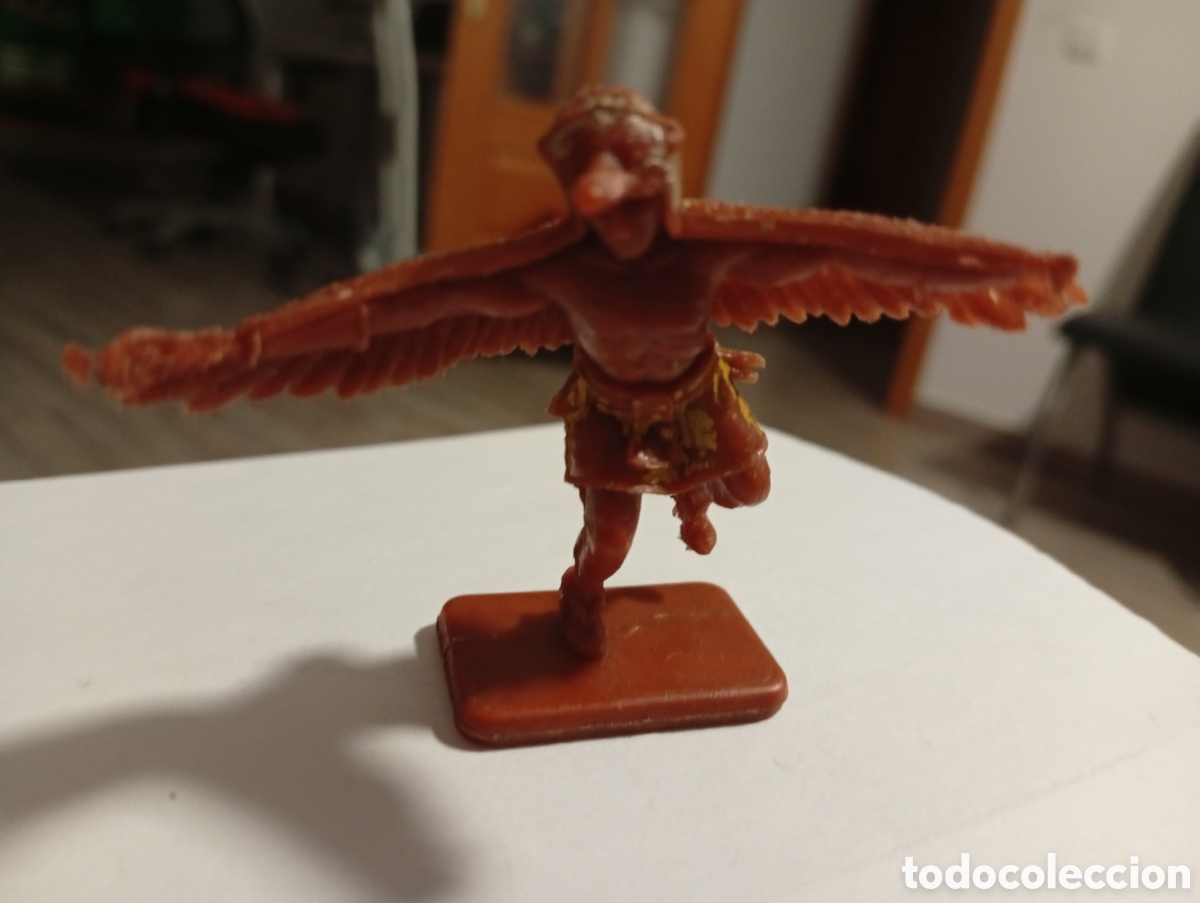 Figuras de goma y PVC: Figura crescent toy England