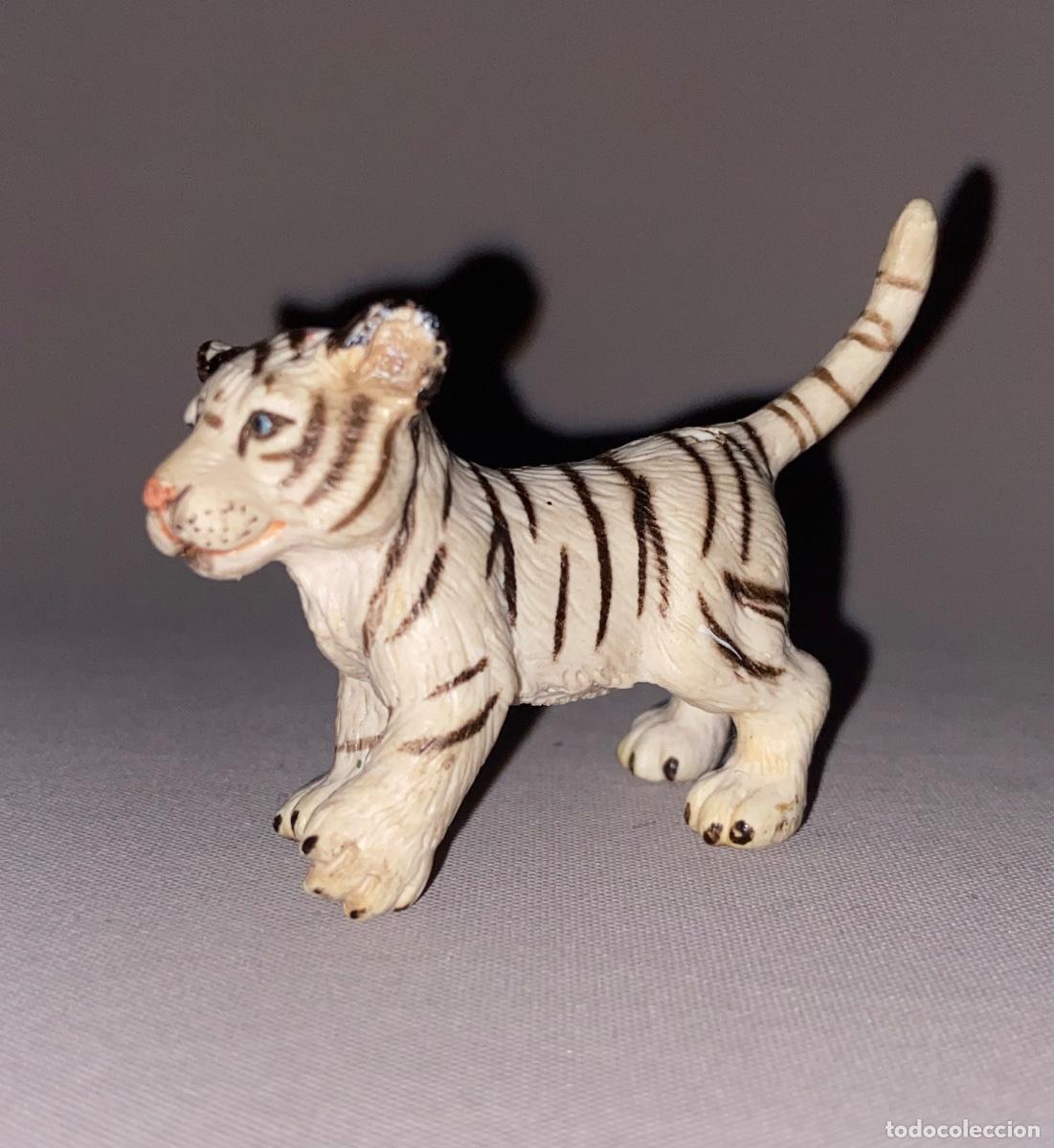Figuras de goma y PVC: MAGN&Iacute;FICA FIGURA DE PVC &ldquo; CR&Iacute;A TIGRE ALBINO &ldquo; SERIE ANIMALES - SCHLEICH