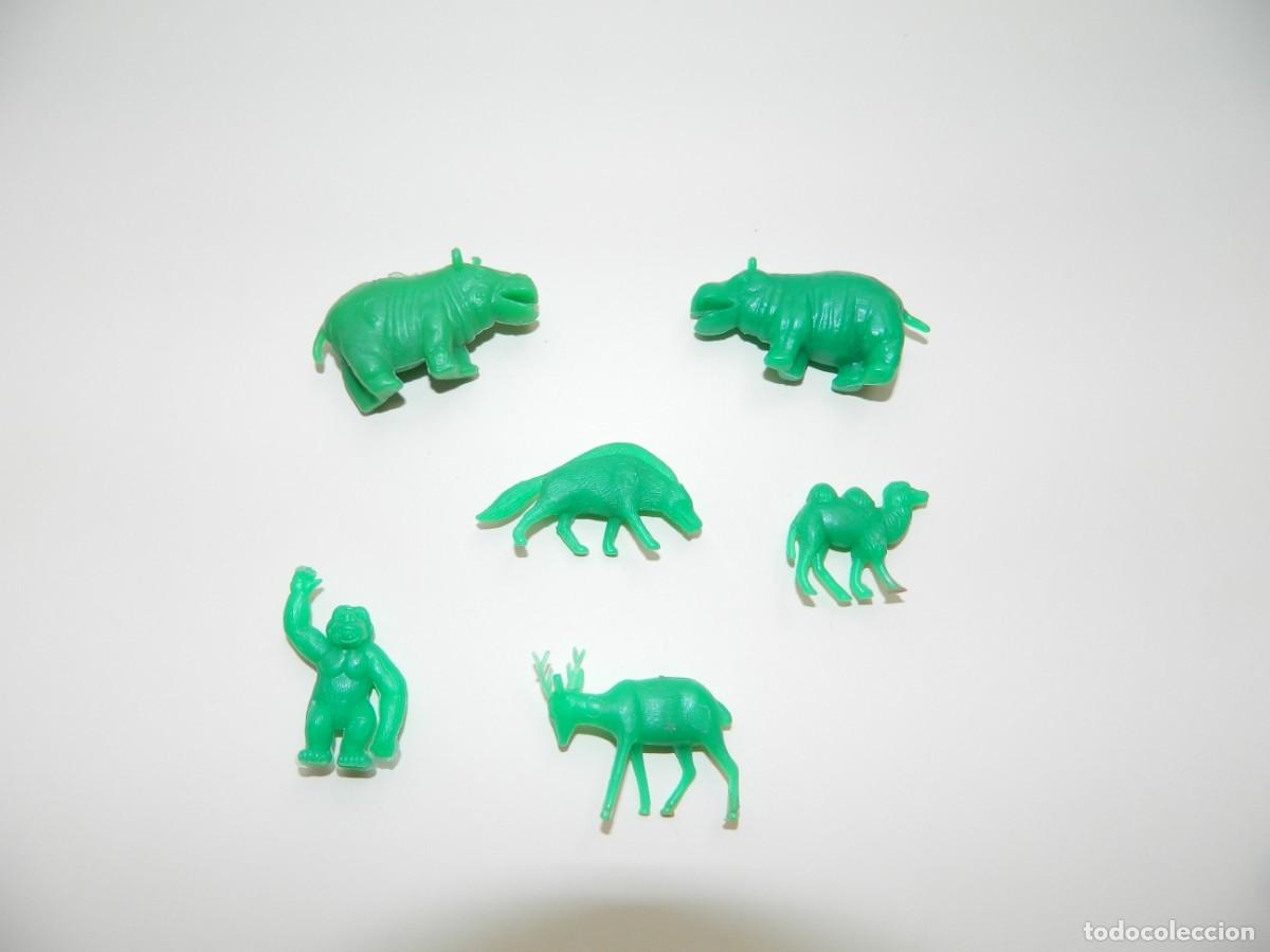 Figuras de goma y PVC: 6 FIGURAS DE ANIMALES MONOCROMATICAS - EN PERFECTO ESTADO