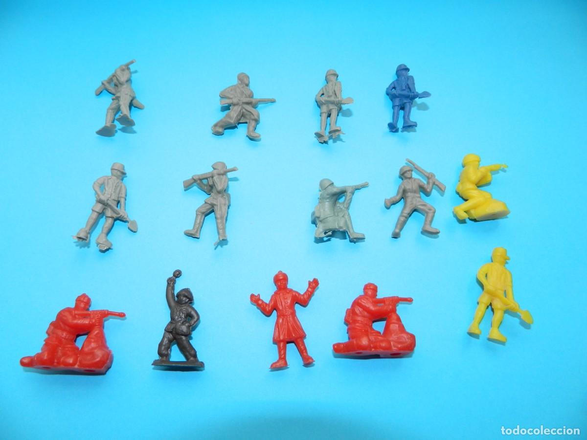 Figuras de goma y PVC: 14 FIGURAS MONOCROMATICAS- SOLDADOS- RARAS
