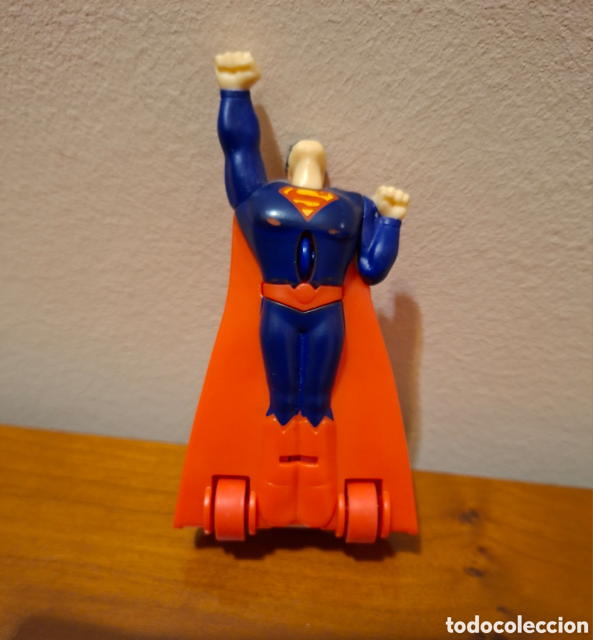 Figuras de goma y PVC: FIGURA DE SUPERMAN CON RUEDAS - Foto 4