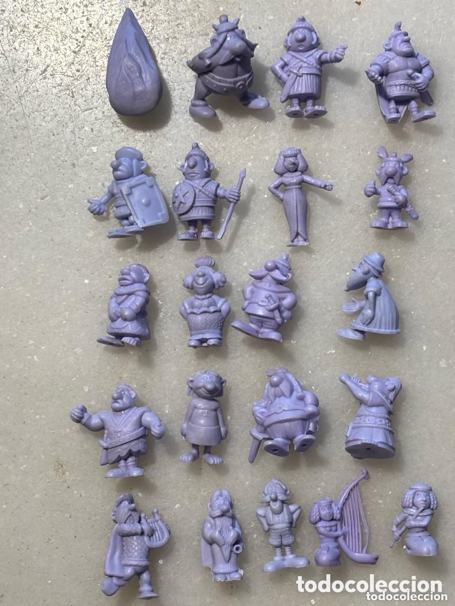 Figuras de goma y PVC: Lote 22 figuras diferentes de Vickie el vikingo. Dunkin y otras marcas. Color morado