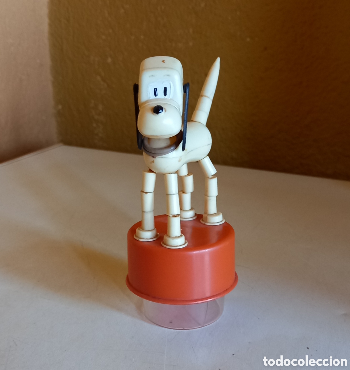 Figuras de goma y PVC: FIGURA M&Oacute;VIL DE PLUTO O PERRO CON DEPOSITO DE CARAMELOS. JUEGOS DE KIOSKO. A&Ntilde;OS 70.