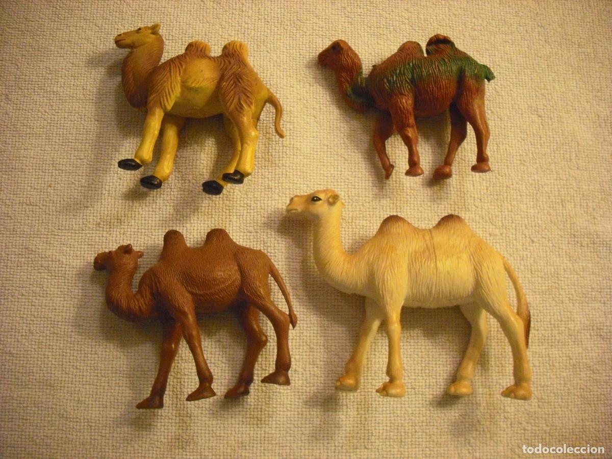 Figurines en Caoutchouc et PVC: LOTE DE 4 FIGURAS DE CAMELLOS , PVC