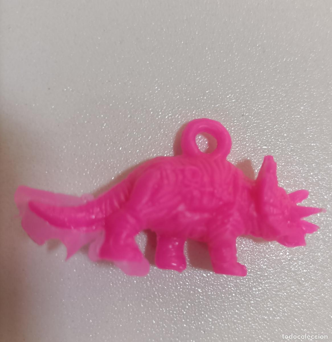 Figuras de goma y PVC: COLGANTE GREFUSA comansi JURASSIC PARK PARQUE JURASICO PREMIUM DUNKIN DUNKY FIGURA color triceratops