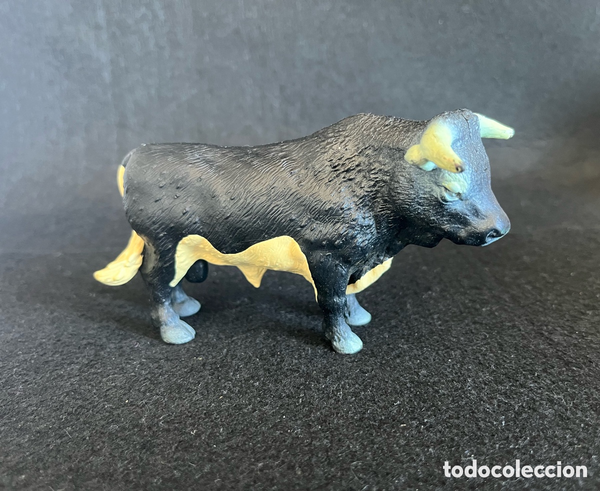 Figuras de goma y PVC: Toro blanco y negro Schleich 1994