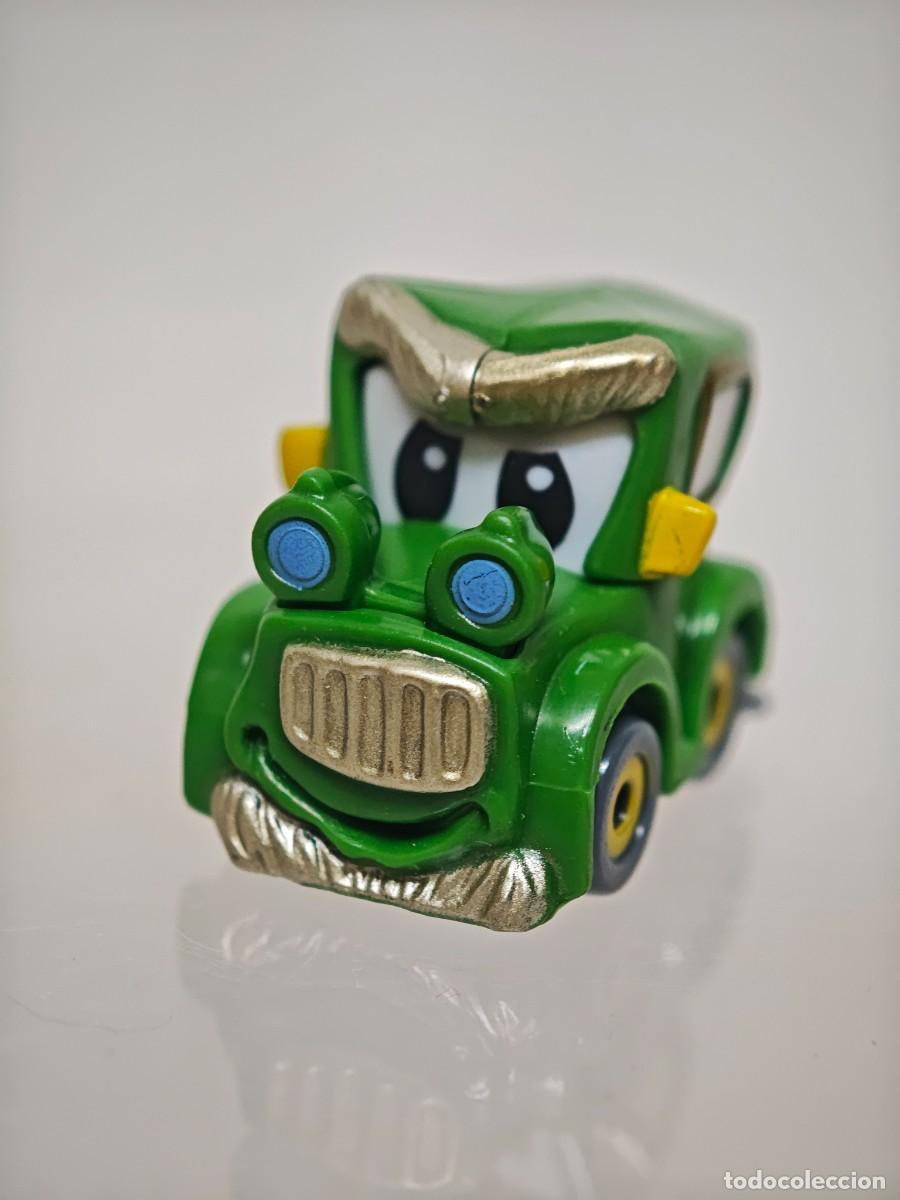 Figuras de goma y PVC: FIGURA K8NDER FERRERO FAMILIA VOLLGAS COCHE