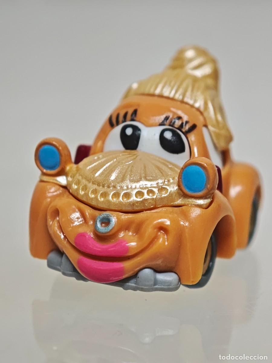 Figuras de goma y PVC: FIGURA K8NDER FERRERO FAMILIA VOLLGAS COCHE