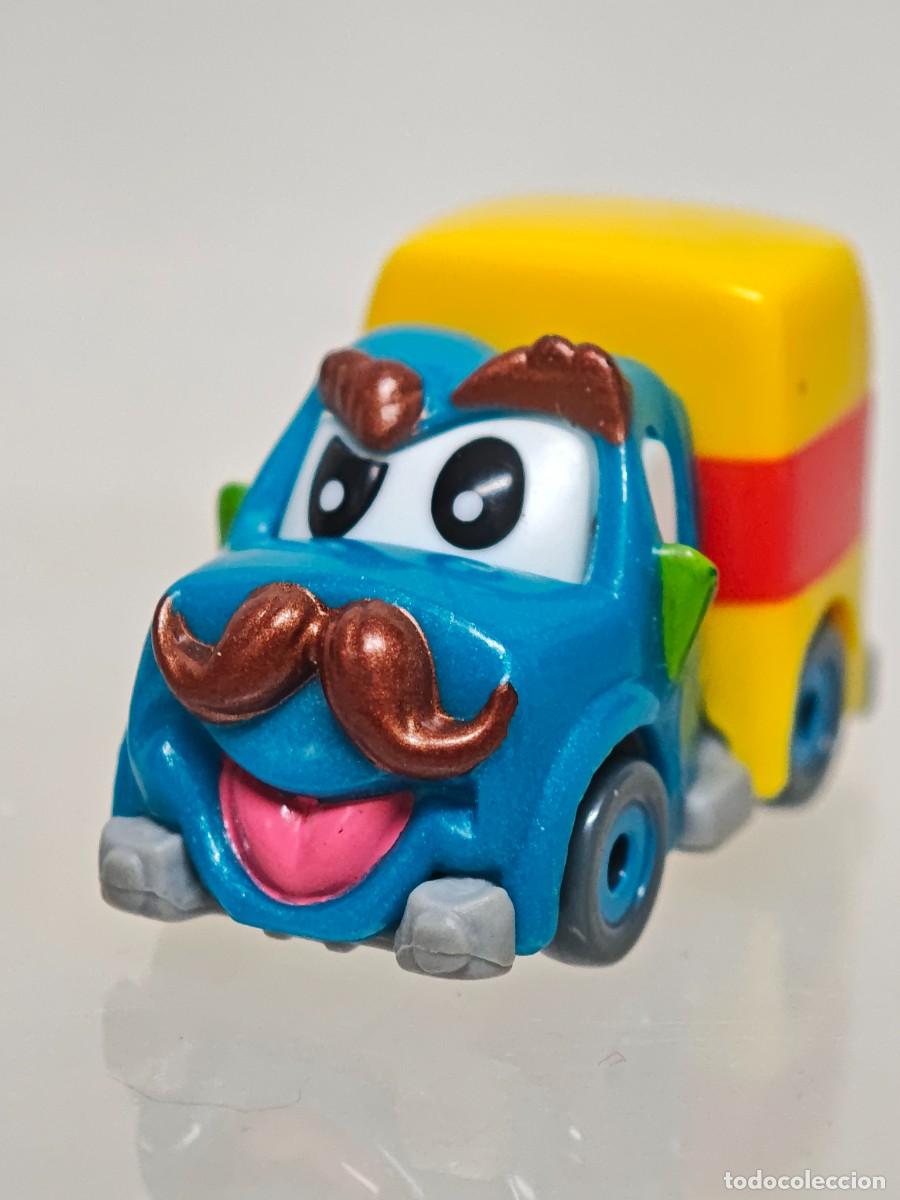Figuras de goma y PVC: FIGURA K8NDER FERRERO FAMILIA VOLLGAS COCHE