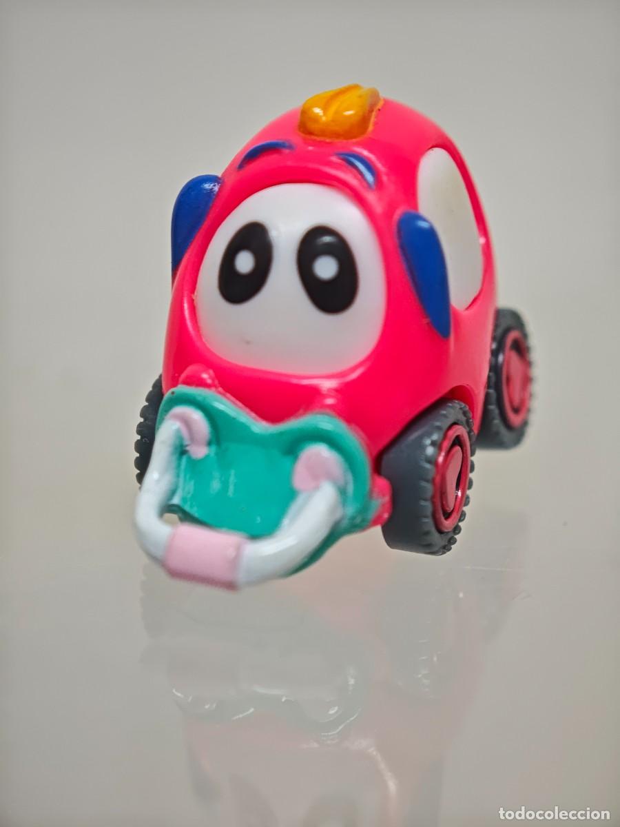 Figuras de goma y PVC: FIGURA K8NDER FERRERO FAMILIA VOLLGAS COCHE