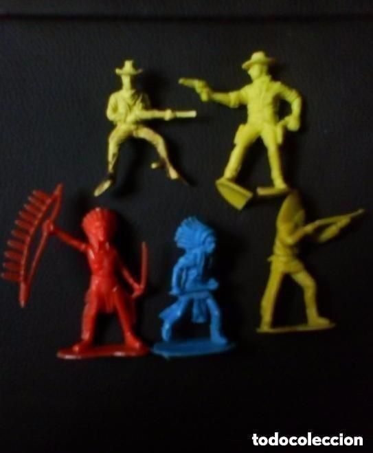 Figuras de goma y PVC: VAQUEROS E INDIOS DE PLASTICO .. Mira todos mis dem&aacute;s art&iacute;culos para aprovechar los gastos