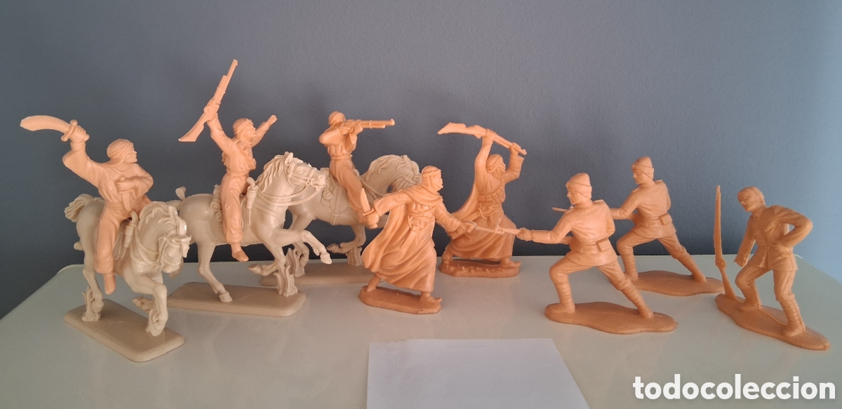 Figuras de goma y PVC: Beduinos y turcos, serie Lawrence de Arabia, reedici&oacute;n monocolor.