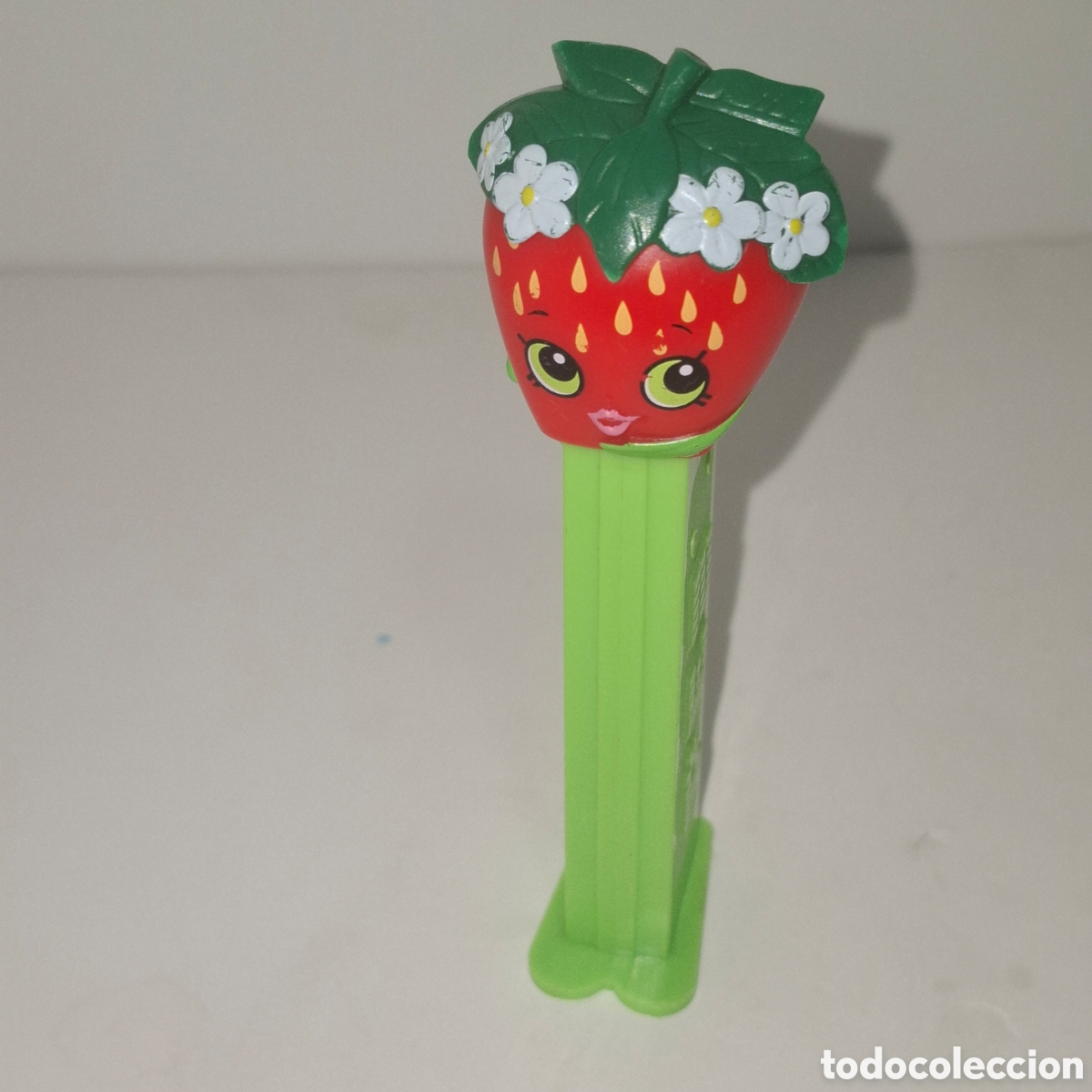 Figuras de goma y PVC dispensador PEZ: DISPENSADOR DE CARAMELOS PEZ FRESA FRESON STRAWBERRY KISS SHOPKINS
