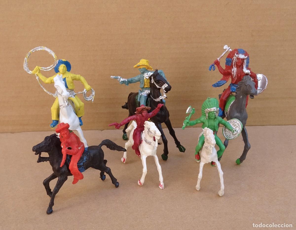 Figuras de goma y PVC: REIGON LOTE DE FIGURAS COWBOYS E INDIOS - Foto 1