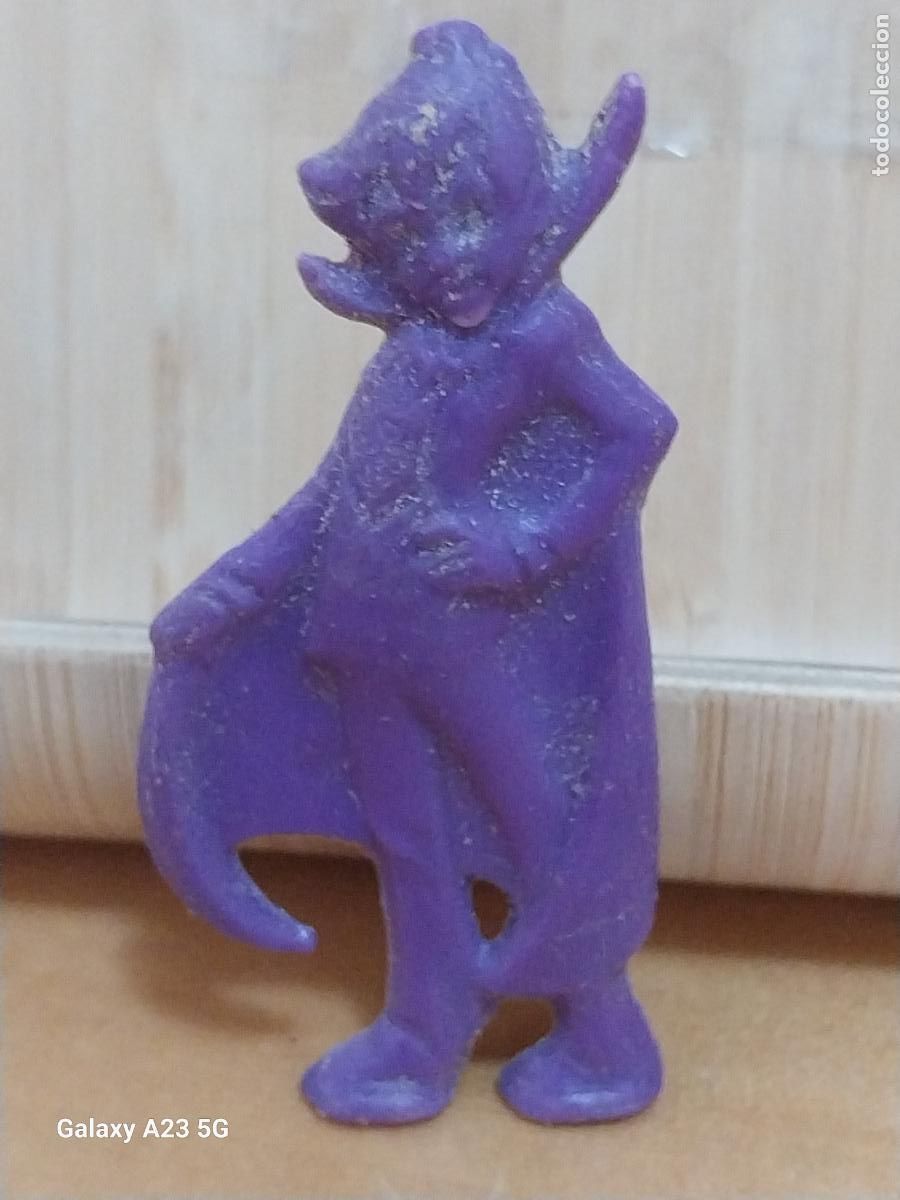 Figuras de goma y PVC: DRACULA DRAKIS MATUTANO PL&Aacute;STICO MORADO A&Ntilde;OS 90 FIGURA 6.5 CMS ALTO JUGADO