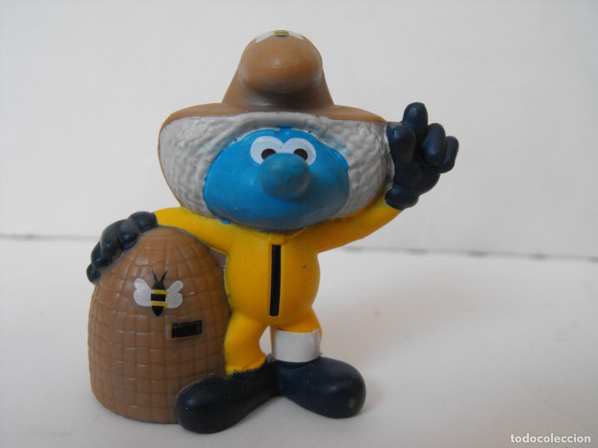 Figuras de goma y PVC: PEYO. McDonalds. Pitufo apicultor.