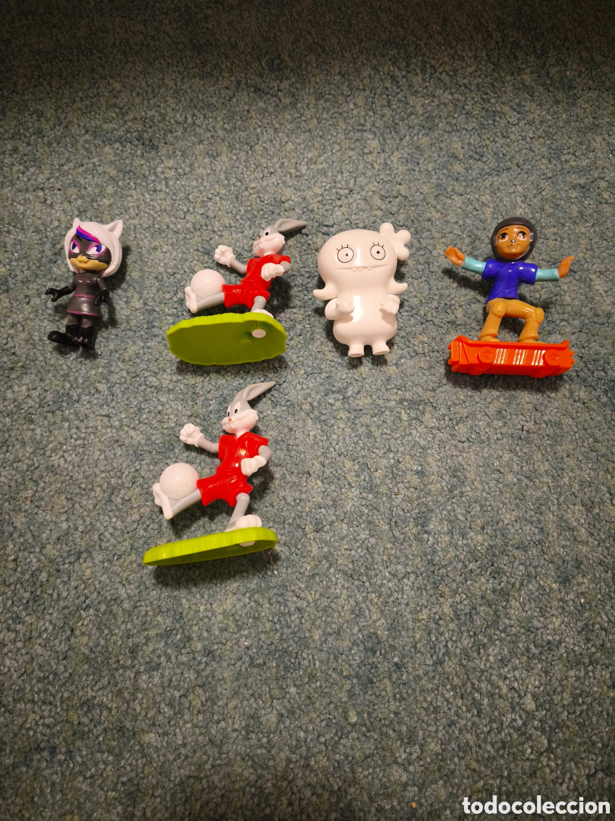Figuras de goma y PVC: Figura flinxgirl, Bugs Bunny, Polly pocket y moxy