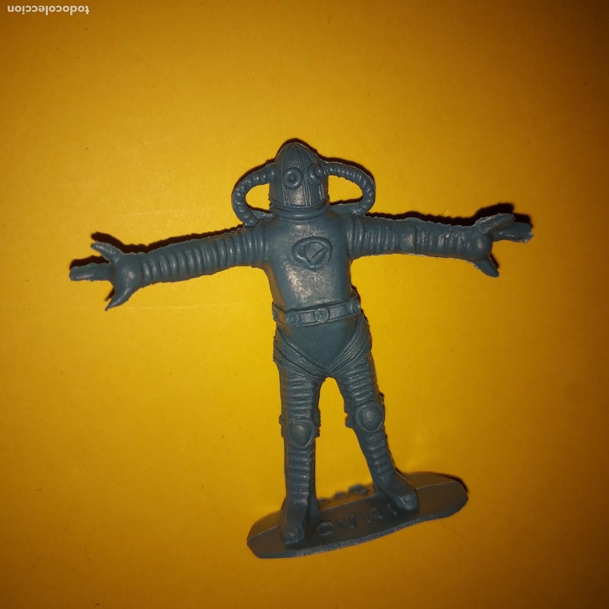 Figuras de goma y PVC: COMANSI , SERIE OVNI, ASTRONAUTA, ROBOT