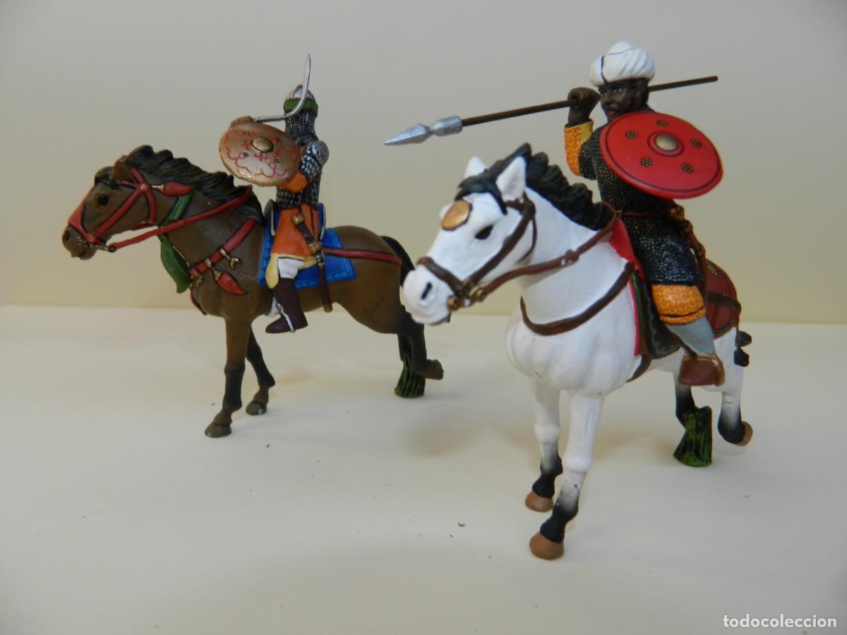 Figuras de goma y PVC: DOS FIGURAS DE SOLDADOS A CABALLO - EN PLOMO-
