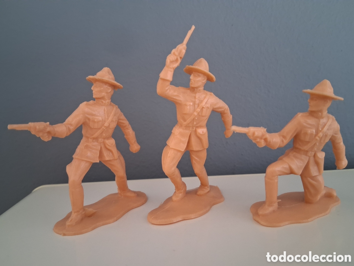 Figuras de goma y PVC: Policia montada del Canad&aacute;, trio completo a pie, de Reamsa, reedici&oacute;n.