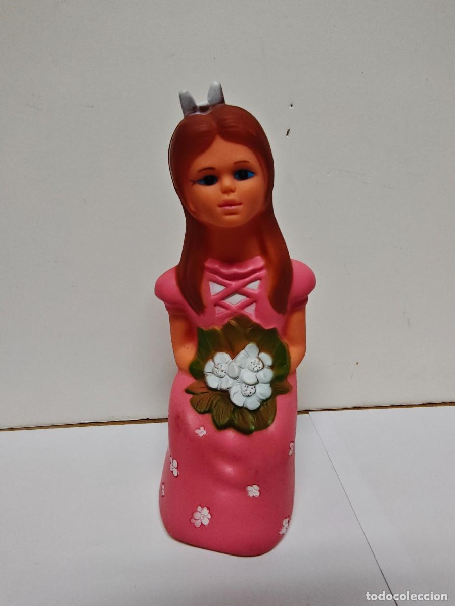 Figuras de goma y PVC: MU&Ntilde;ECA DE GOMA CON PITO A&Ntilde;OS 70 O 80 JUGASA