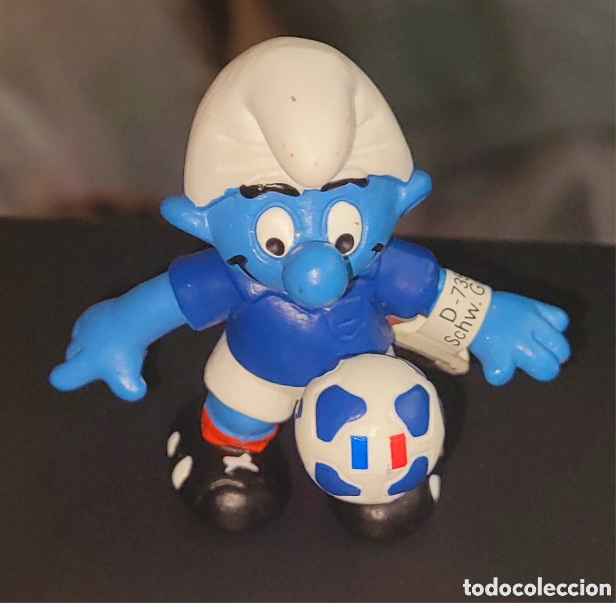 Figuras de goma y PVC: DIFICIL: Bonita figura pvc 20791 Eurocopa 2016 Francia futbolista equipo frances +etiqueta Schleich
