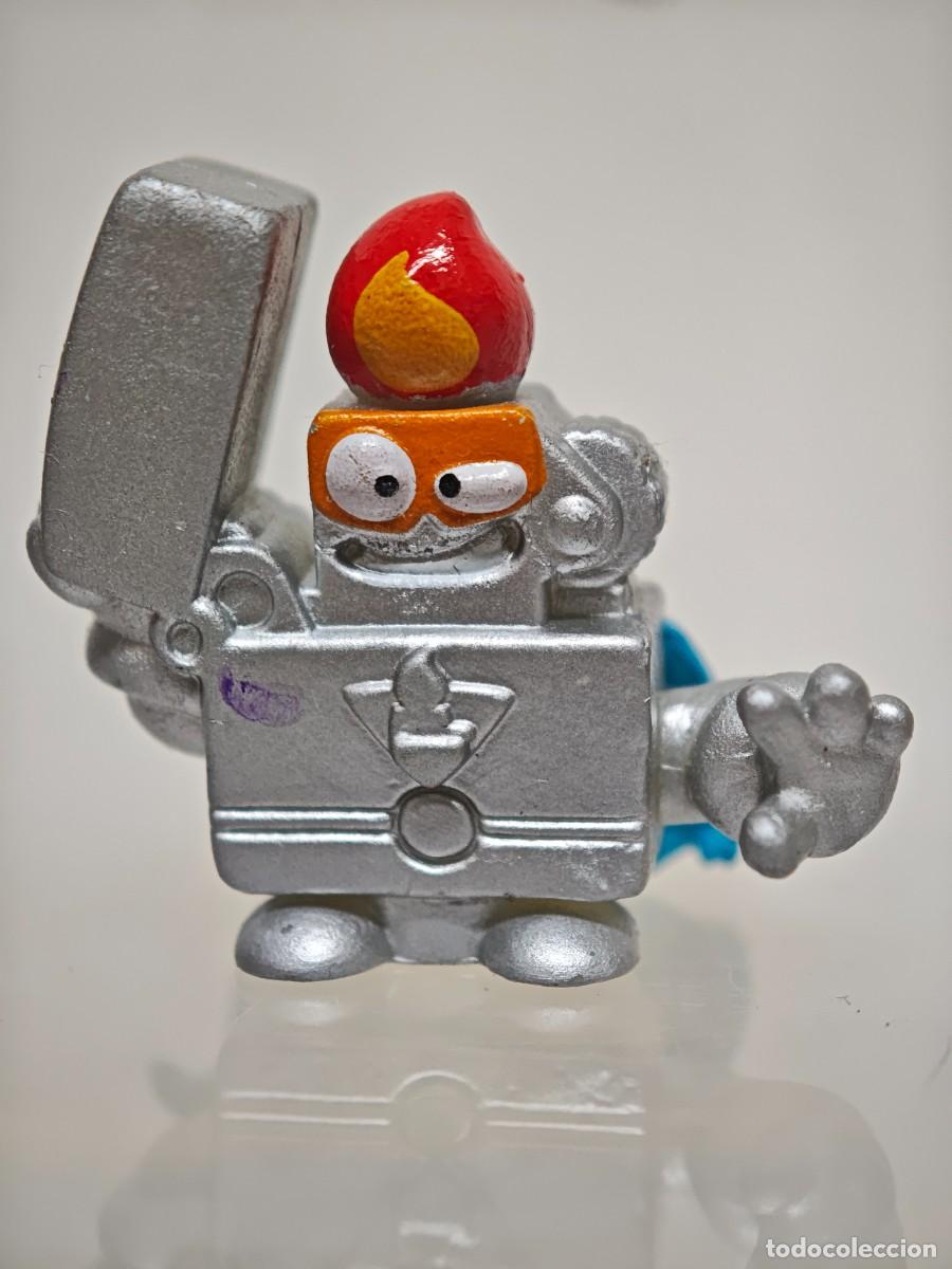 Figuras de goma y PVC: MU&Ntilde;ECO FIGURA SUPERZINGS PLATEADO 268