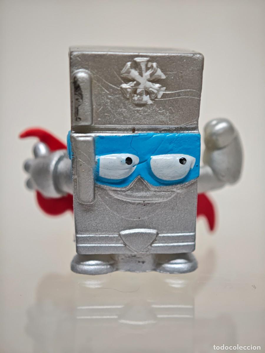 Figuras de goma y PVC: MU&Ntilde;ECO FIGURA SUPERZINGS PLATEADO 294