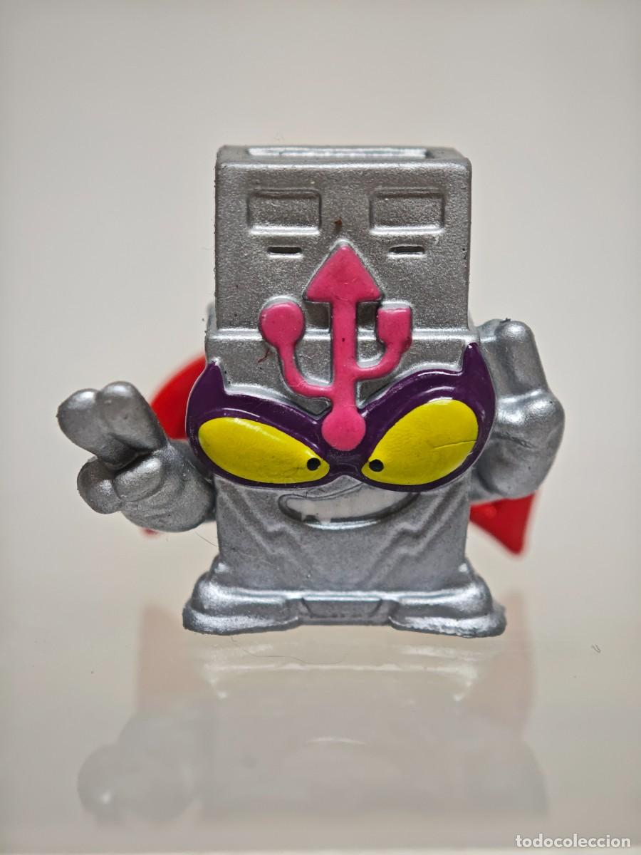 Figuras de goma y PVC: MU&Ntilde;ECO FIGURA SUPERZINGS PLATEADO 400