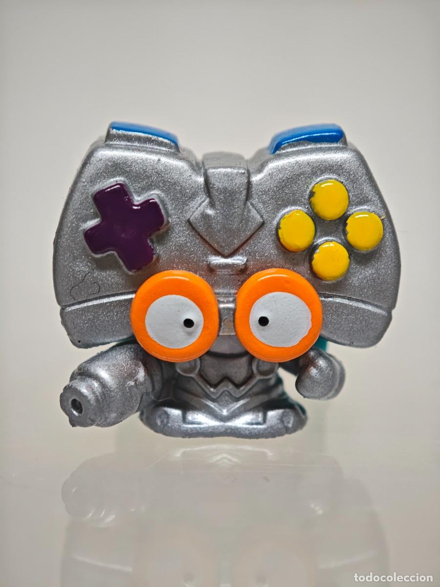 Figuras de goma y PVC: MU&Ntilde;ECO FIGURA SUPERZINGS PLATEADO 601
