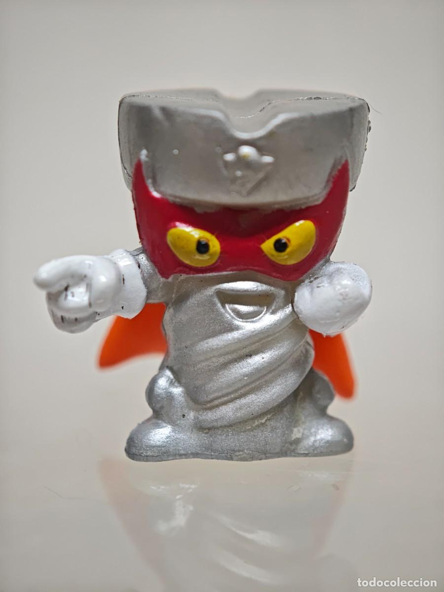 Figuras de goma y PVC: MU&Ntilde;ECO FIGURA SUPERZINGS PLATEADO SERUE 2