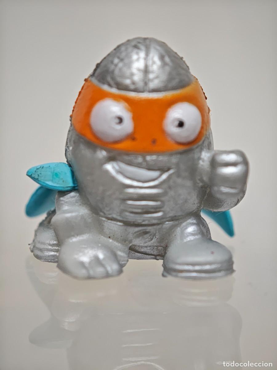 Figuras de goma y PVC: MU&Ntilde;ECO FIGURA SUPERZINGS PLATEADO 96