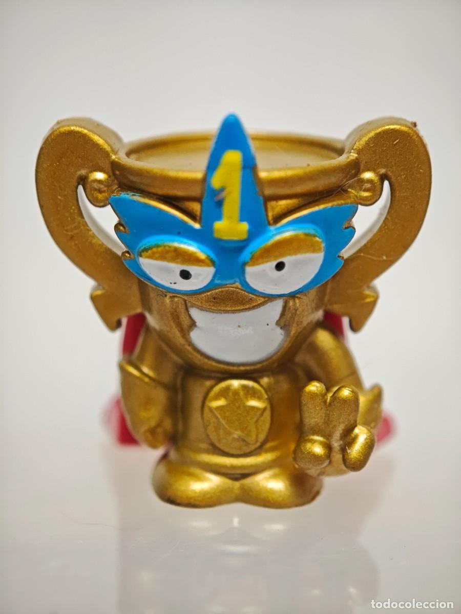 Figuras de goma y PVC: MU&Ntilde;ECO FIGURA SUPERZINGS DORADO 253