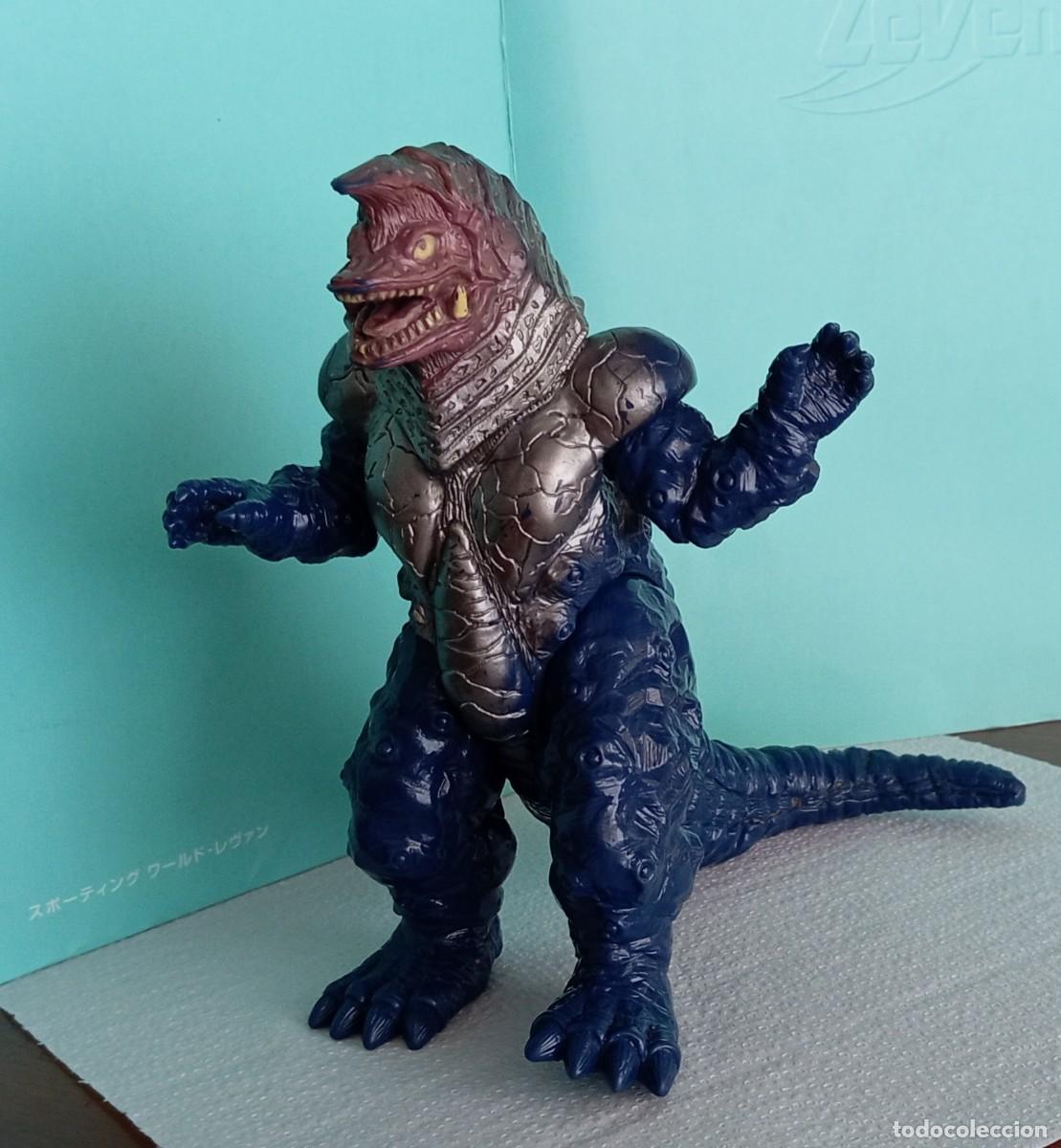 Figuras de goma y PVC: Figura monstruo Kaiju sofubi. 16 cm altura .1996 Bandai. GODZILLA o ULTRAMAN. MADE IN JAPAN