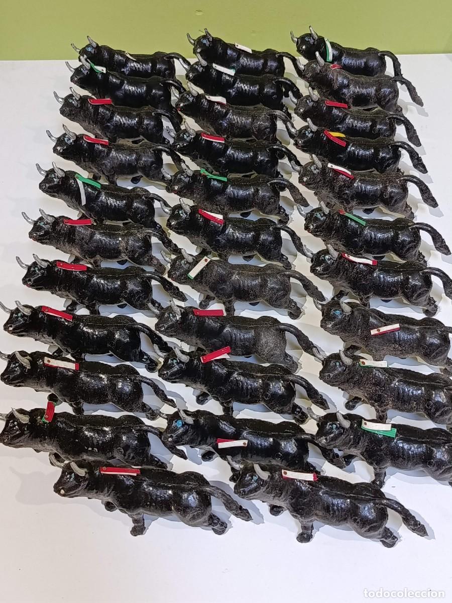 Figuras de goma y PVC: Lote 32 Toro pl&aacute;stico hinchado
