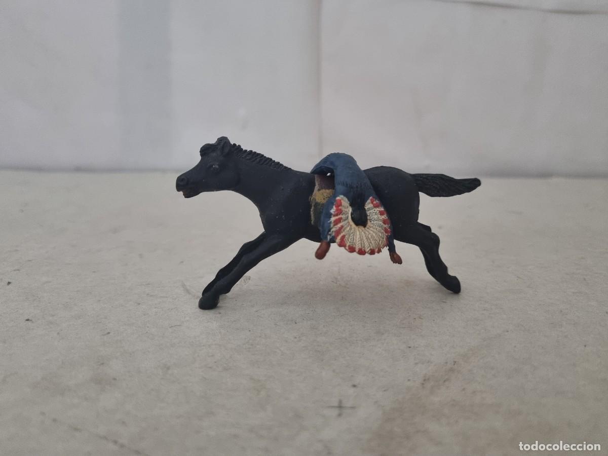 Figuras de goma y PVC: Jefe indio muerto a caballo en goma