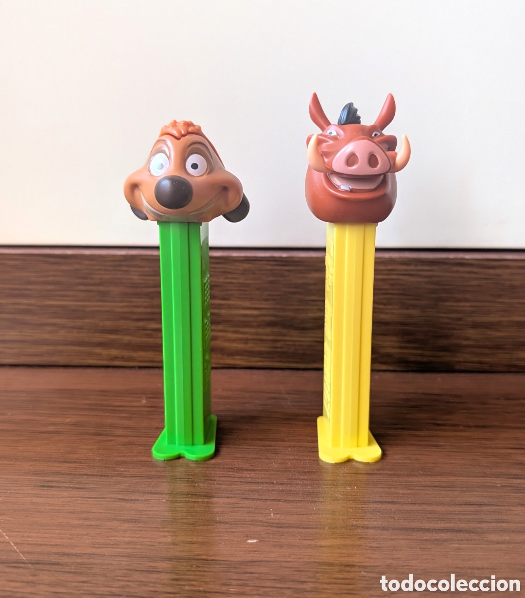 Figuras de goma y PVC dispensador PEZ: Lote 2 dispensadores PEZ Disney El Rey Le&oacute;n &ndash; Tim&oacute;n y Pumba