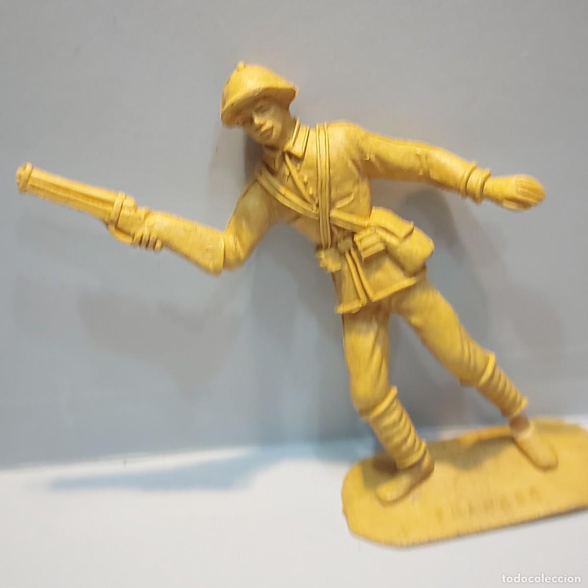 Figuras de goma y PVC: SOLDADO FRANCES, DE COMANSI