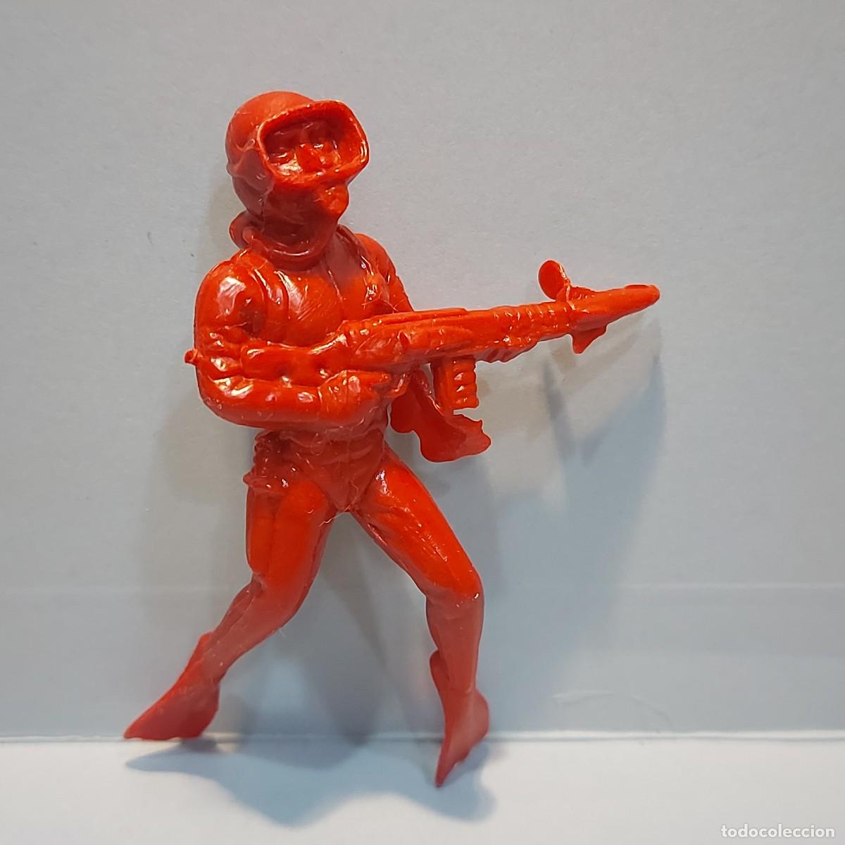 Figuras de goma y PVC: BUZO SUBMARINISTA FIGURA PLASTICO A&Ntilde;OS 60-70