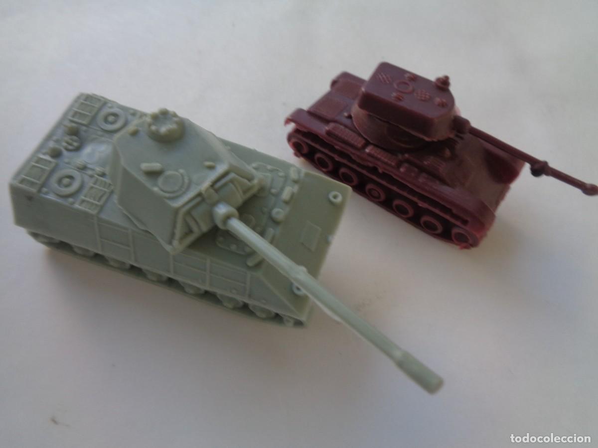 Gummi- und PVC-Figuren: LOTE DE 2 TANQUES , CARROS BLINDADOS , DE MONTAPLEX . DEFECTUOSOS , VER