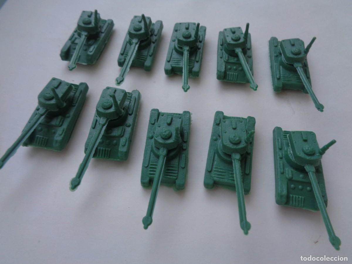 Figuras de goma y PVC: LOTE DE 10 TANQUES , CARROS BLINDADOS , DE PLASTICO DE MONTAPLEX