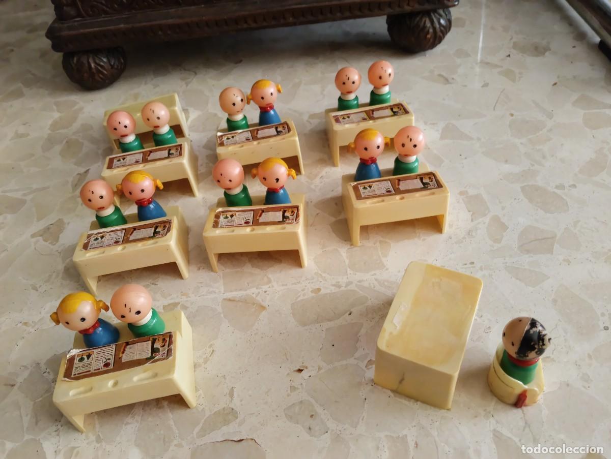 Figuras de goma y PVC: ANTIGUA AULA ESCUELA DE NI&Ntilde;OS CON SU PROFESORA - MU&Ntilde;ECOS DE PLASTICO PINTADOS A MANO A&Ntilde;OS 50