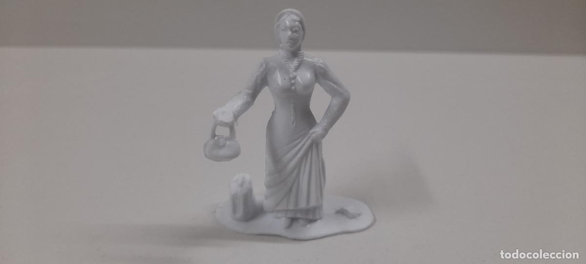 Figuras de goma y PVC: SE&Ntilde;ORA FIGURA ASALTO A LA DILIGENCIA . GOMARSA - MOLDE REAMSA PLASTICO MONOCOLOR . ORIGINAL A&Ntilde;OS 70