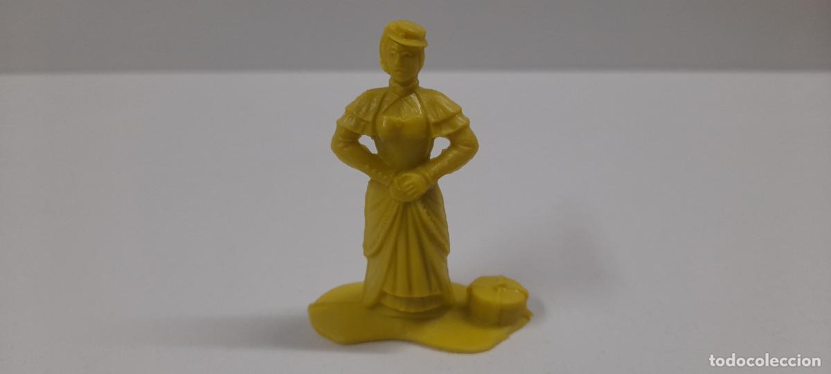 Figuras de goma y PVC: SE&Ntilde;ORA FIGURA ASALTO A LA DILIGENCIA . GOMARSA - MOLDE REAMSA PLASTICO MONOCOLOR . ORIGINAL A&Ntilde;OS 70