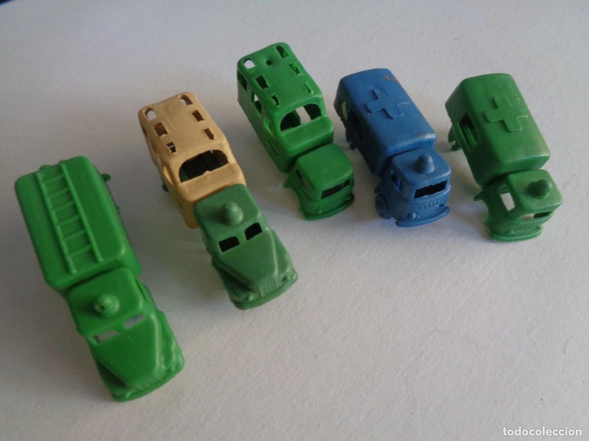 Figuras de goma y PVC: LOTE DE 5 ANTIGUOS CAMIONES DE PLASTICO DE MONTAPLEX
