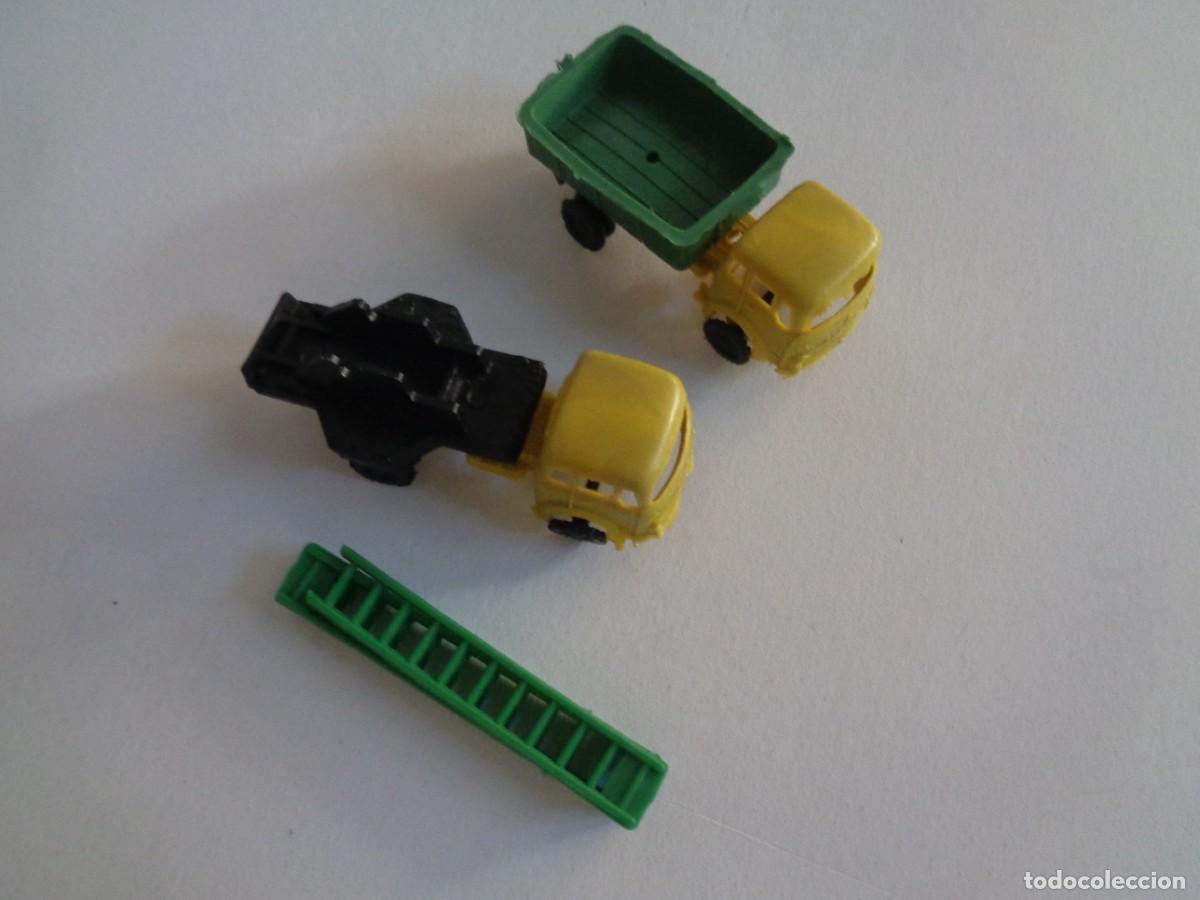 Figuras de goma y PVC: LOTE DE 2 ANTIGUOS CAMIONES DE PLASTICO DE MONTAPLEX
