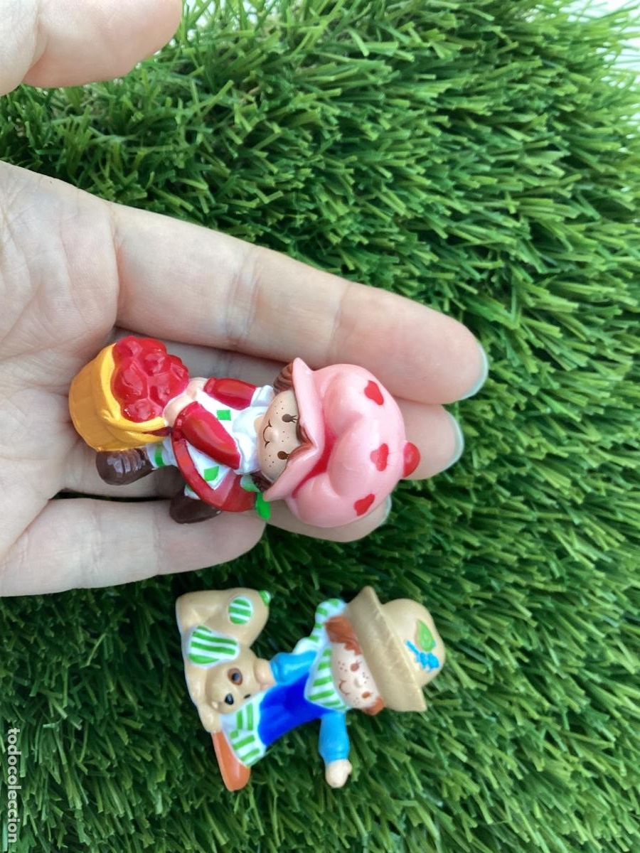 Figure di Gomma e PVC: Strawberry Shortcake y Huckleberry Shortcake. Lote de 2 figuras. Tarta de Fresa. Buen estado.