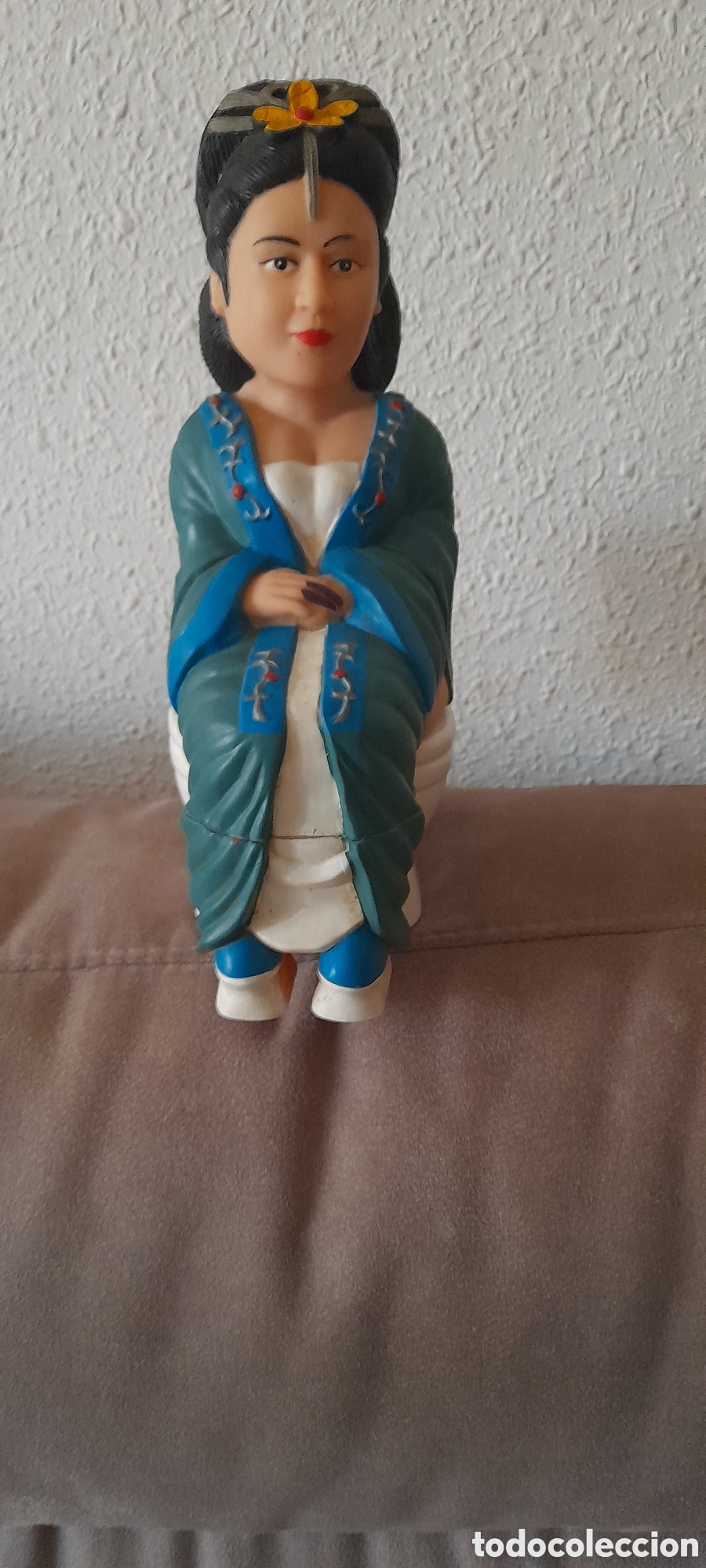 Figuras de goma y PVC: Juguete mujer en el trono - Foto 3